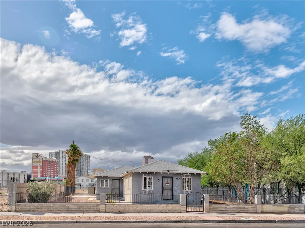 339 10th, Las Vegas, NV 89101