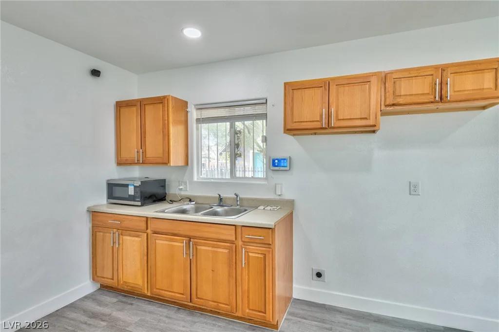 339 10th, Las Vegas, NV 89101