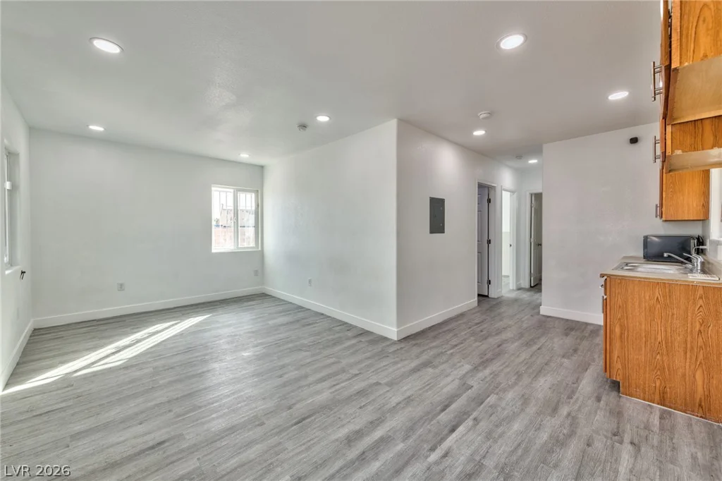339 10th, Las Vegas, NV 89101