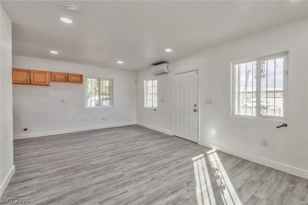 339 10th, Las Vegas, NV 89101
