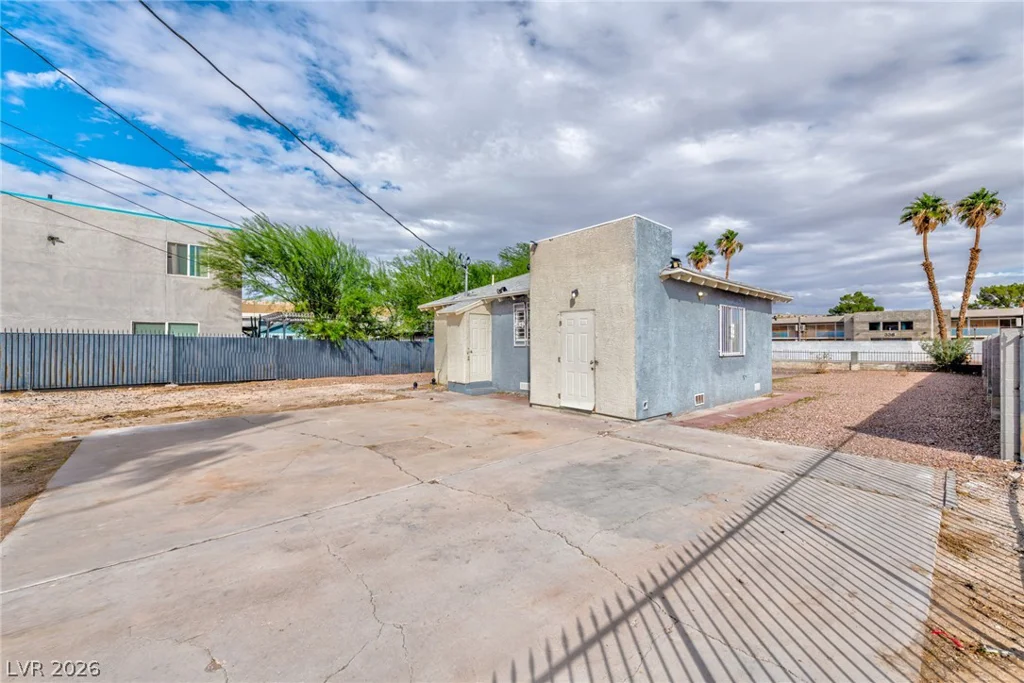 339 10th, Las Vegas, NV 89101