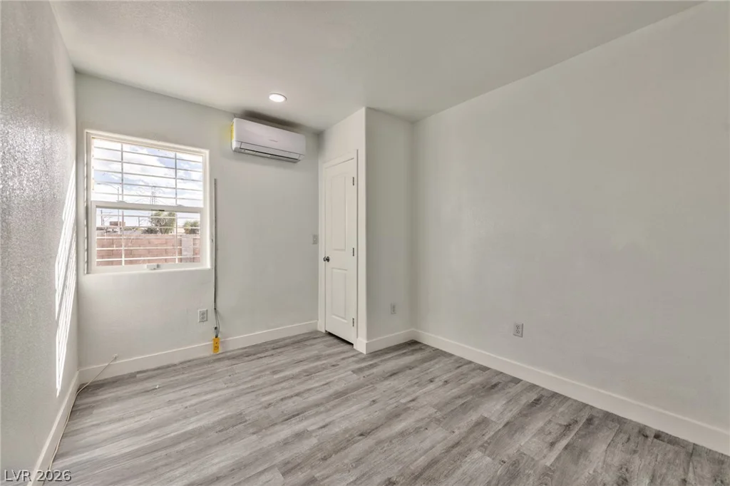 339 10th, Las Vegas, NV 89101