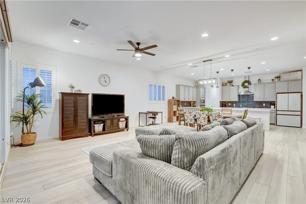 10250 Millholm, Las Vegas, NV 89166