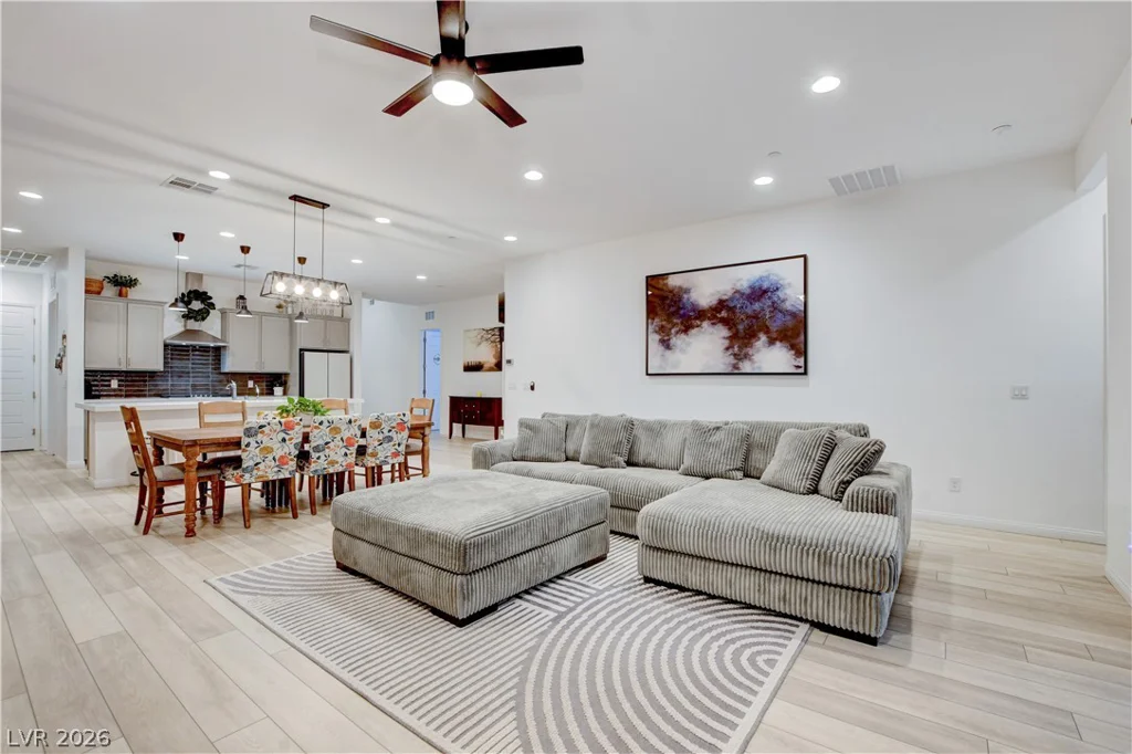 10250 Millholm, Las Vegas, NV 89166