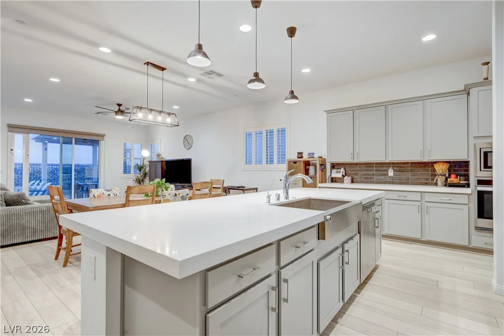 10250 Millholm, Las Vegas, NV 89166