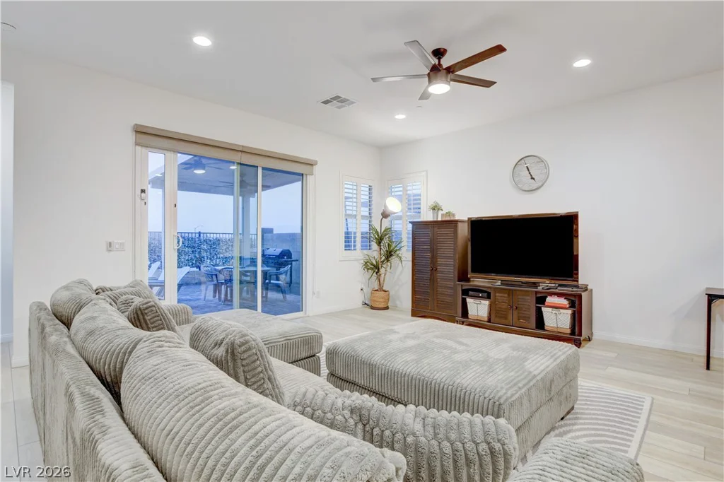 10250 Millholm, Las Vegas, NV 89166