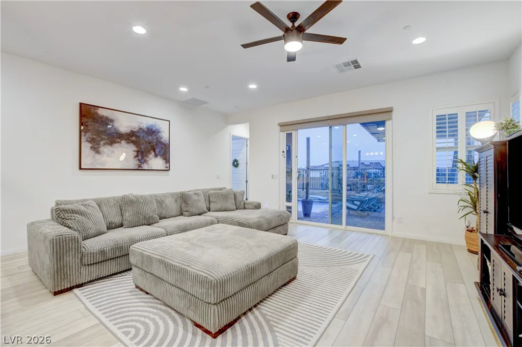 10250 Millholm, Las Vegas, NV 89166