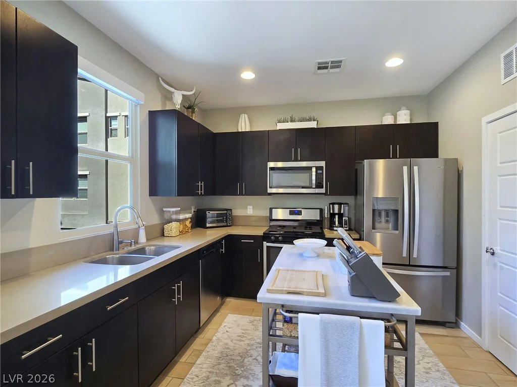 11256 Rainbow Peak, Las Vegas, NV 89135