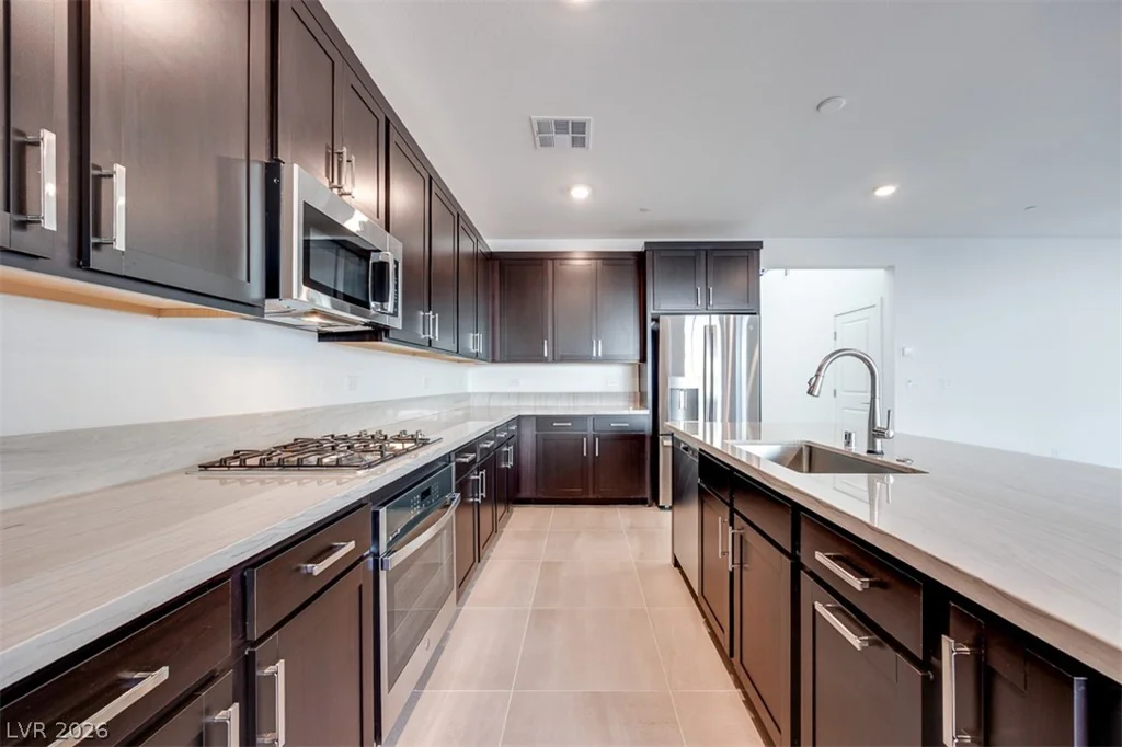 10472 Mountain Aster, Las Vegas, NV 89166