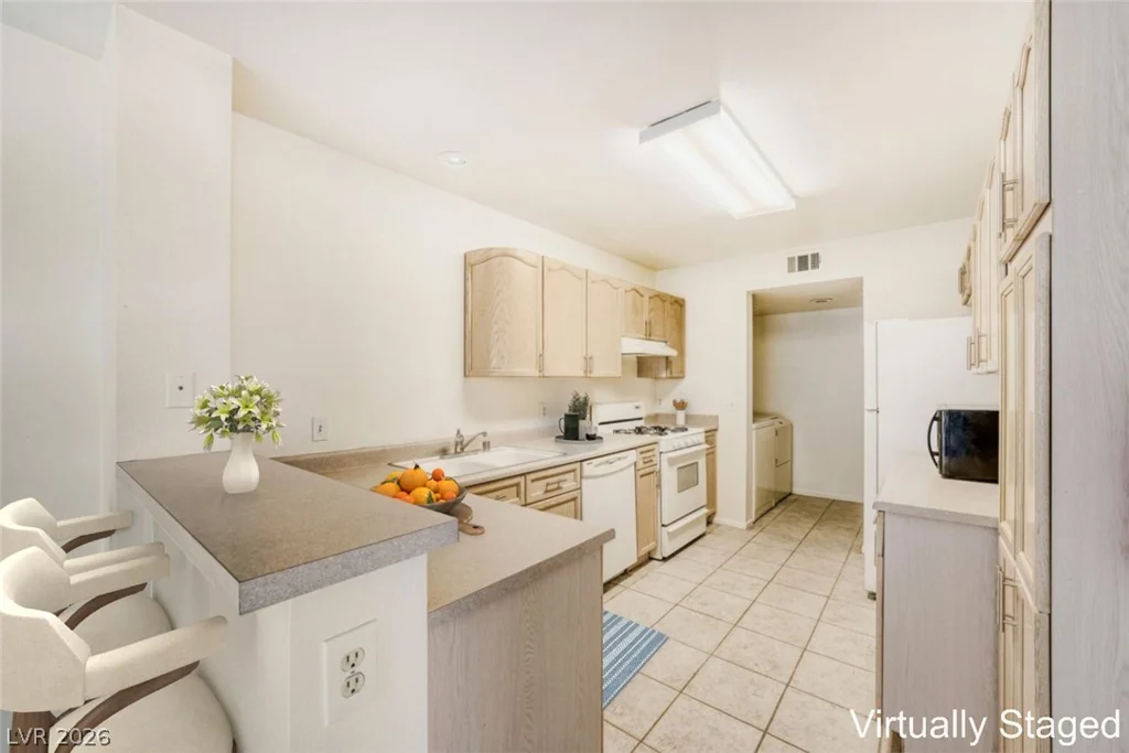 8412 Blue Island, Las Vegas, NV 89129