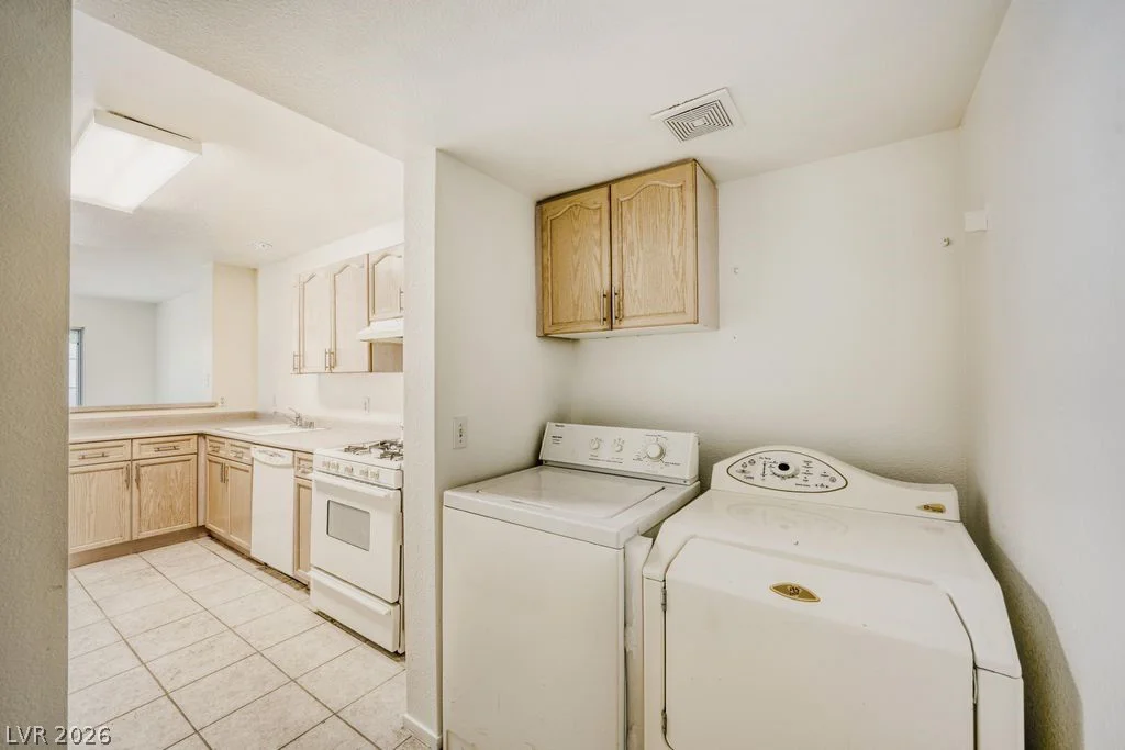 8412 Blue Island, Las Vegas, NV 89129