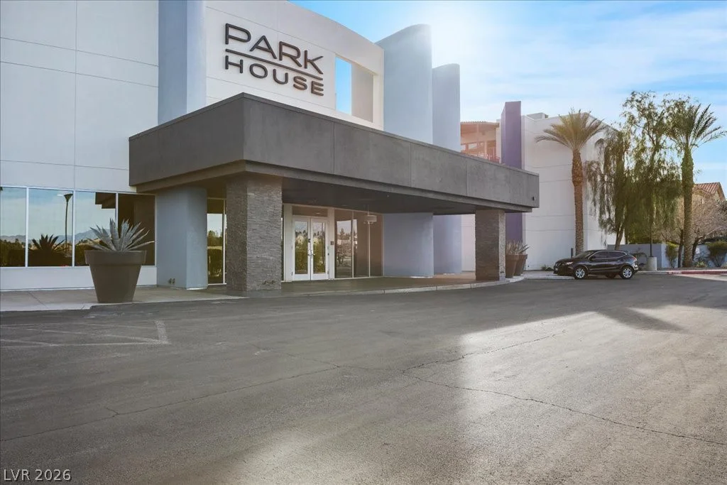 8925 Flamingo, Las Vegas, NV 89147
