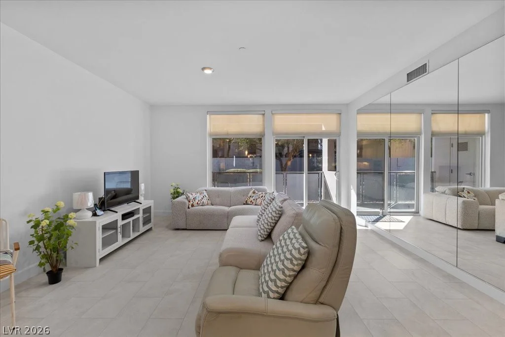 8925 Flamingo, Las Vegas, NV 89147