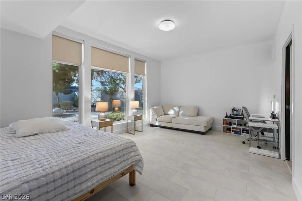 8925 Flamingo, Las Vegas, NV 89147