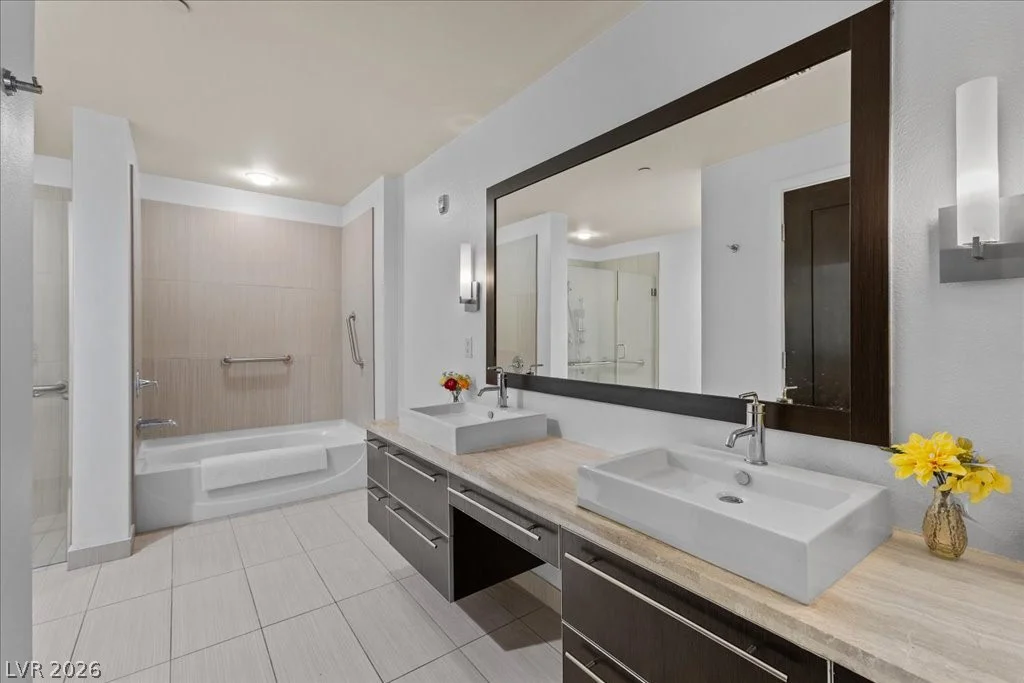 8925 Flamingo, Las Vegas, NV 89147