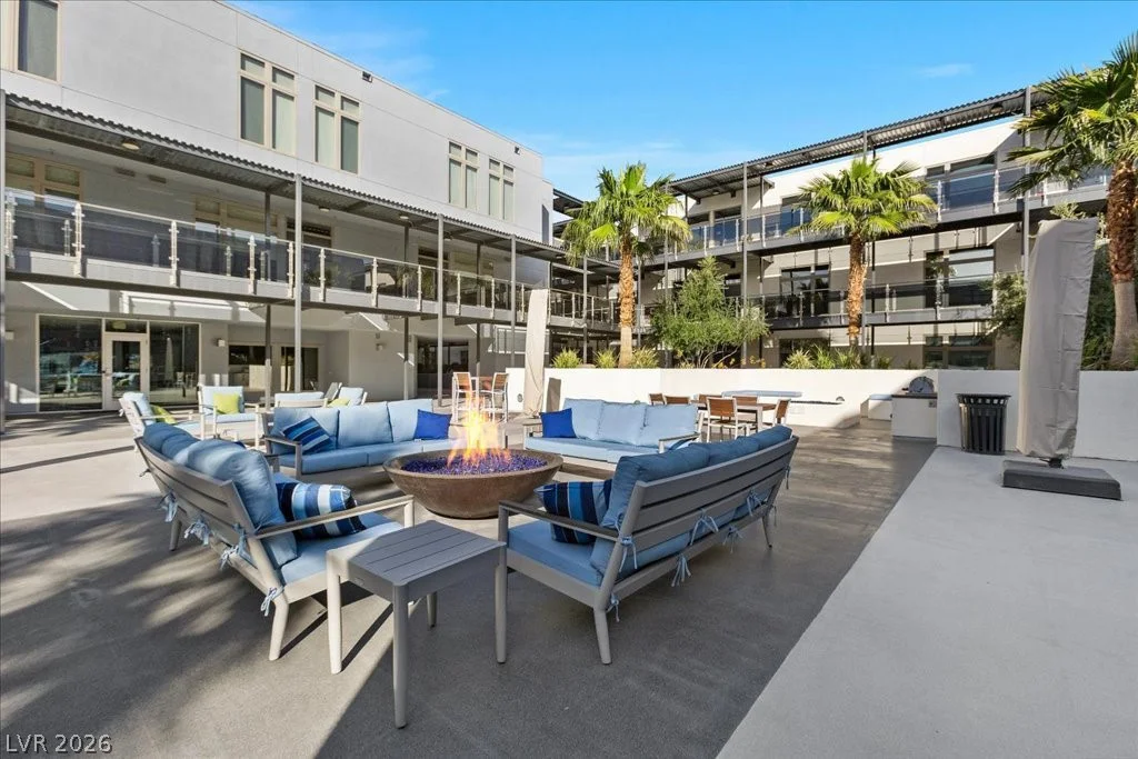 8925 Flamingo, Las Vegas, NV 89147