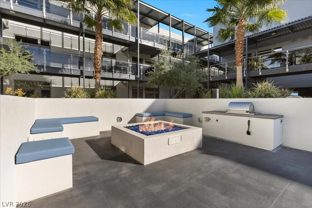 8925 Flamingo, Las Vegas, NV 89147
