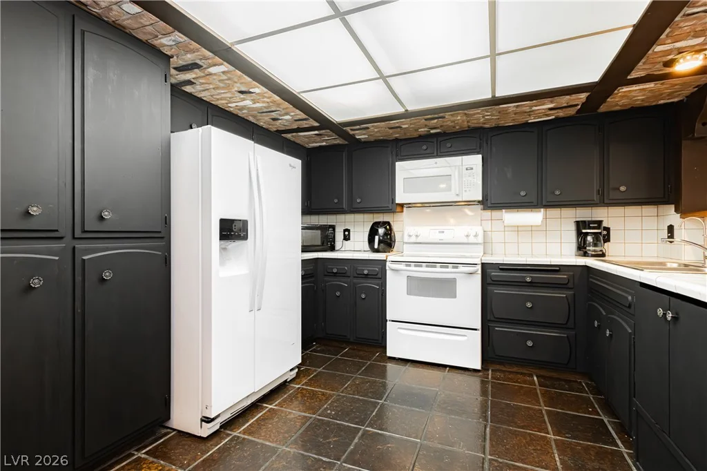 4492 Rochelle, Las Vegas, NV 89121