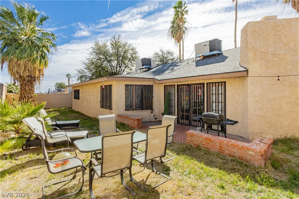 4492 Rochelle, Las Vegas, NV 89121