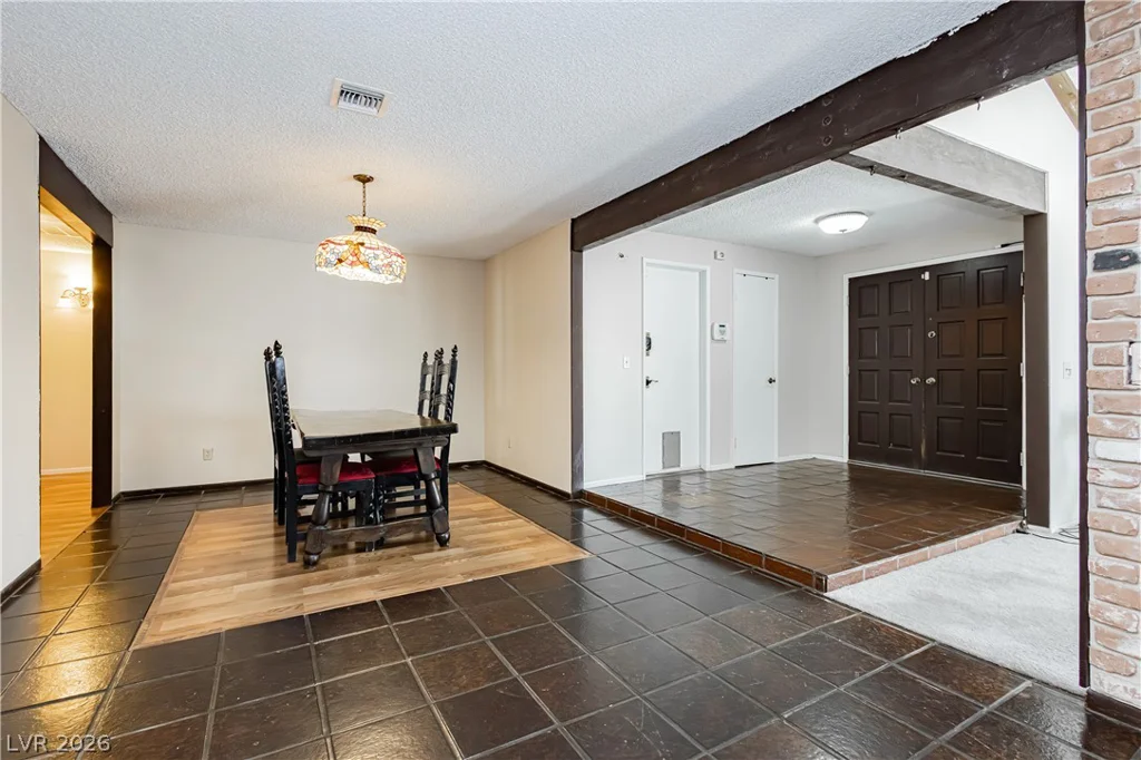 4492 Rochelle, Las Vegas, NV 89121