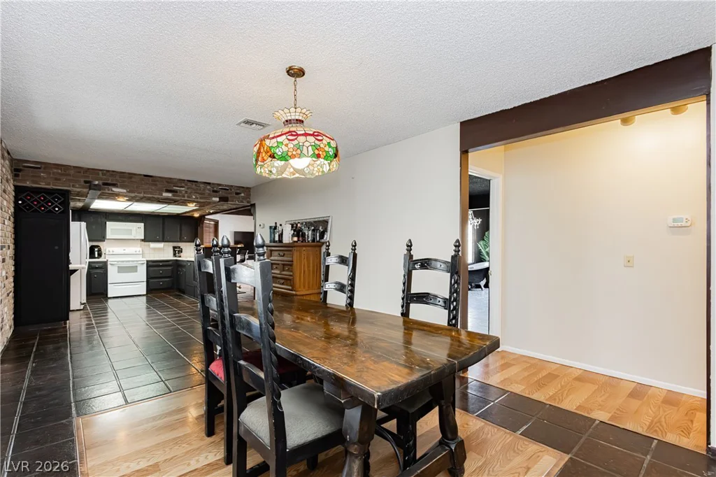 4492 Rochelle, Las Vegas, NV 89121