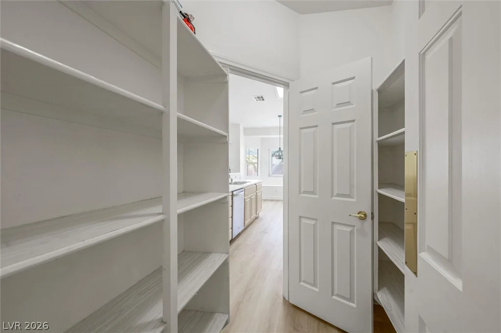4354 Summers Shade, Las Vegas, NV 89147