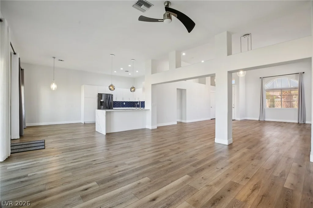2504 Youngdale, Las Vegas, NV 89134