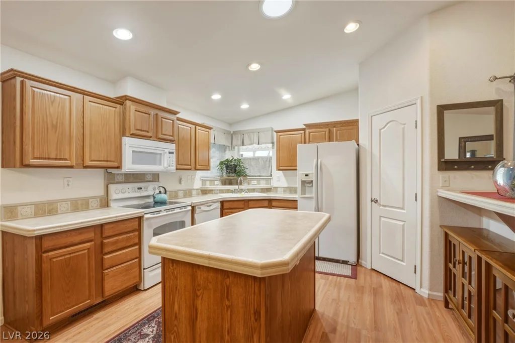 881 Montecito, Pahrump, NV 89048