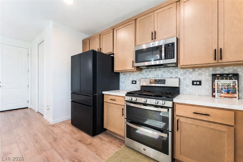 1305 Crimson Sunbird, North Las Vegas, NV 89084