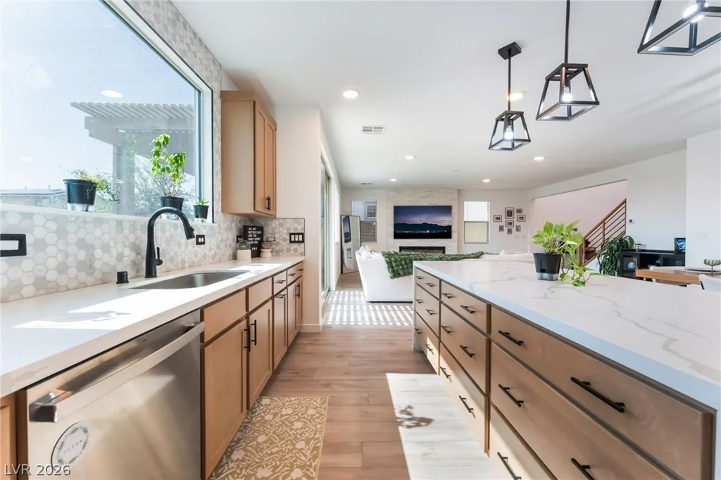 1305 Crimson Sunbird, North Las Vegas, NV 89084