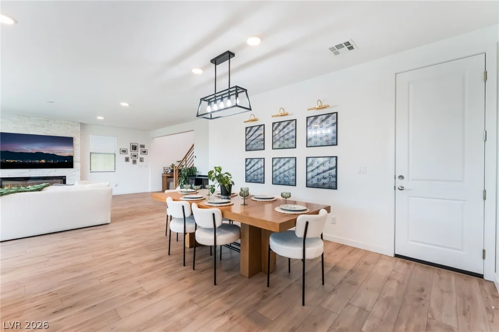 1305 Crimson Sunbird, North Las Vegas, NV 89084