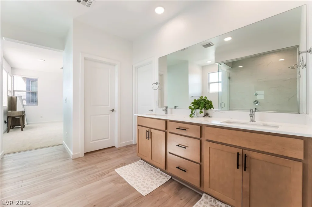 1305 Crimson Sunbird, North Las Vegas, NV 89084