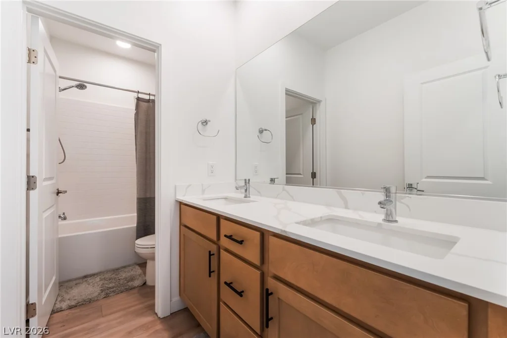 1305 Crimson Sunbird, North Las Vegas, NV 89084
