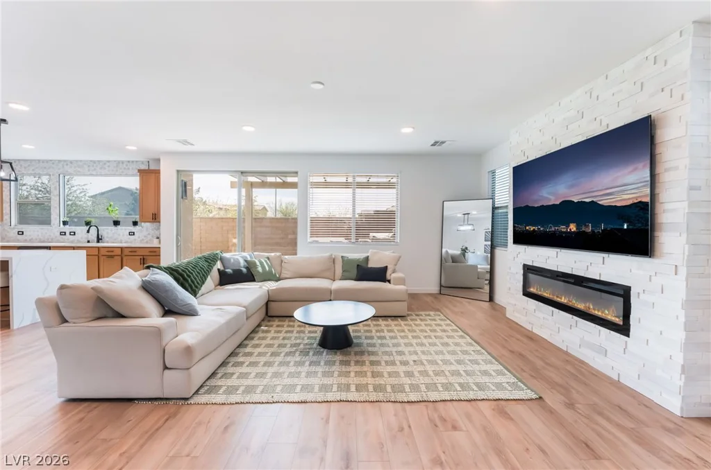 1305 Crimson Sunbird, North Las Vegas, NV 89084