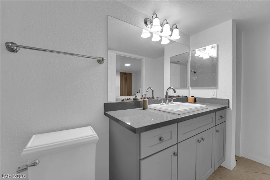 8101 Flamingo, Las Vegas, NV 89147