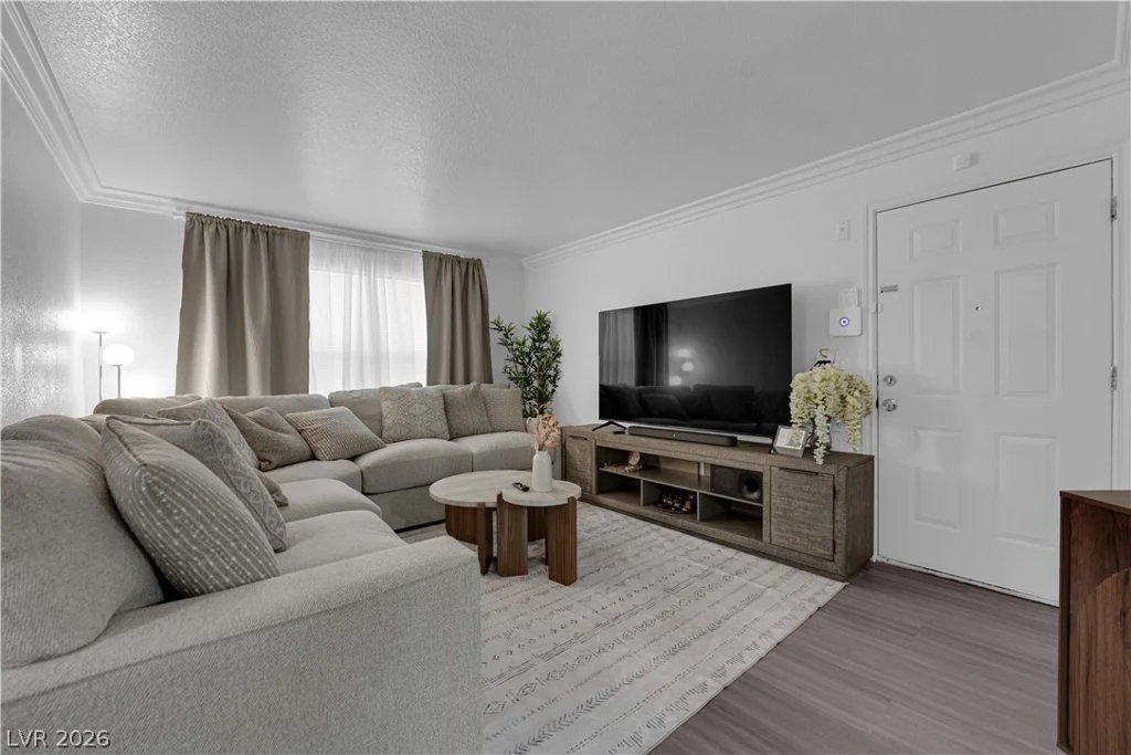 8101 Flamingo, Las Vegas, NV 89147