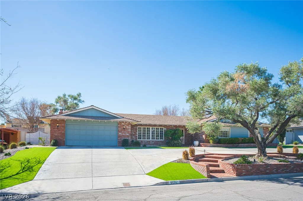 3675 Greencrest, Las Vegas, NV 89121