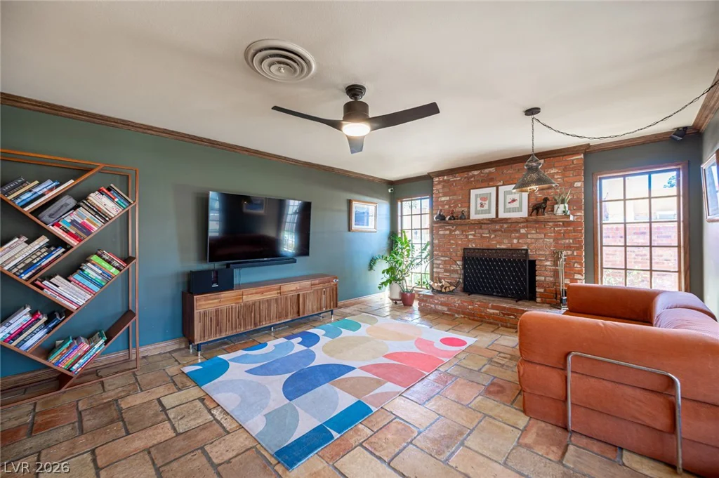 3675 Greencrest, Las Vegas, NV 89121