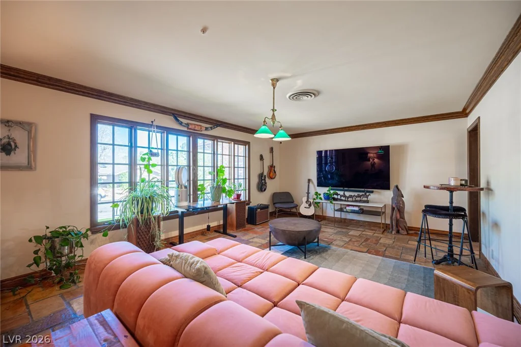 3675 Greencrest, Las Vegas, NV 89121
