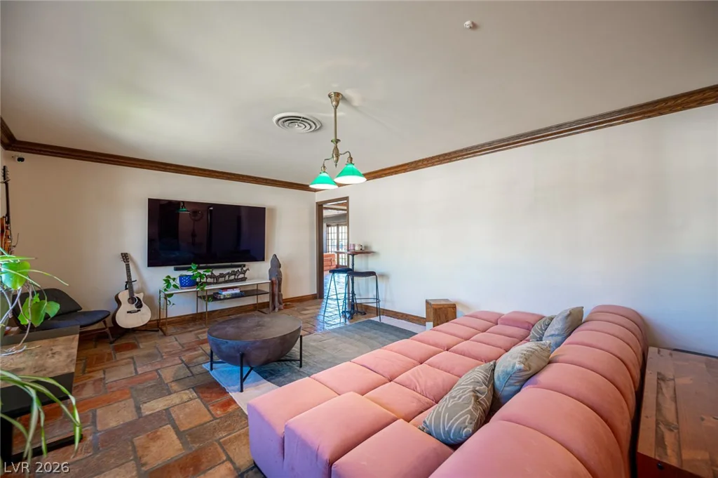 3675 Greencrest, Las Vegas, NV 89121