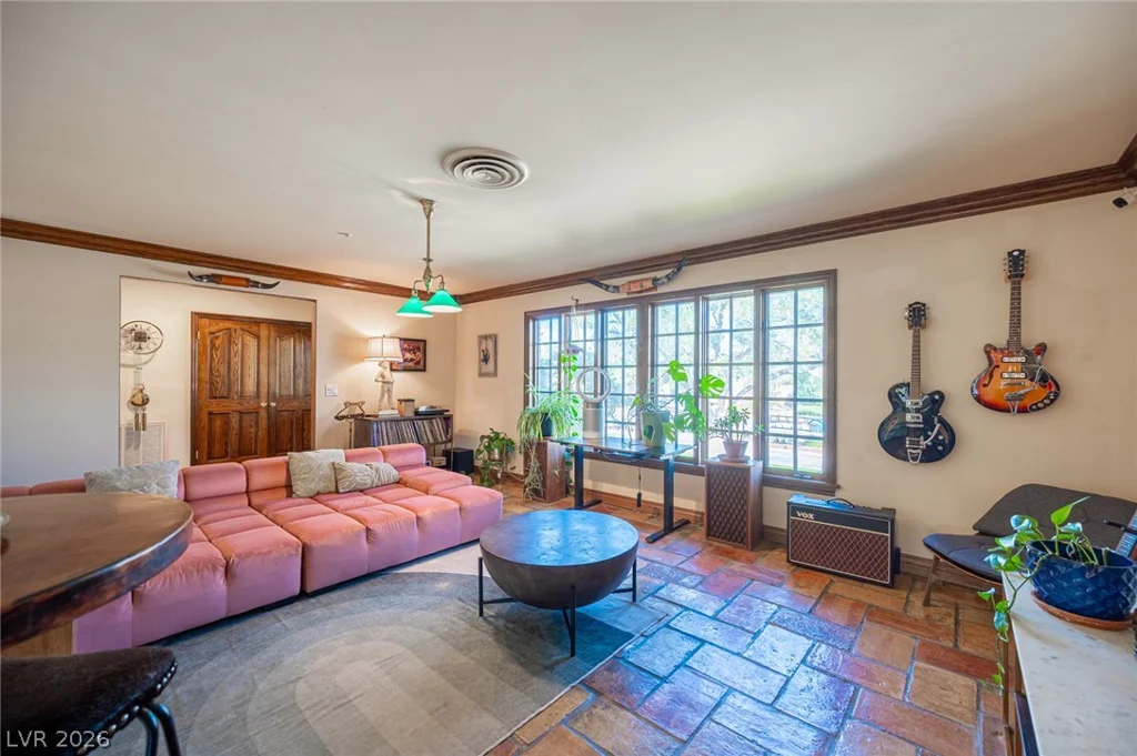 3675 Greencrest, Las Vegas, NV 89121