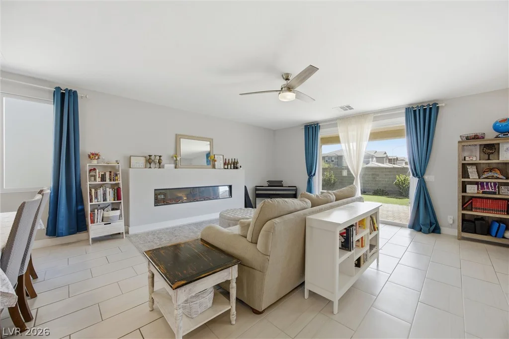 1815 Butterfly Colony, North Las Vegas, NV 89031
