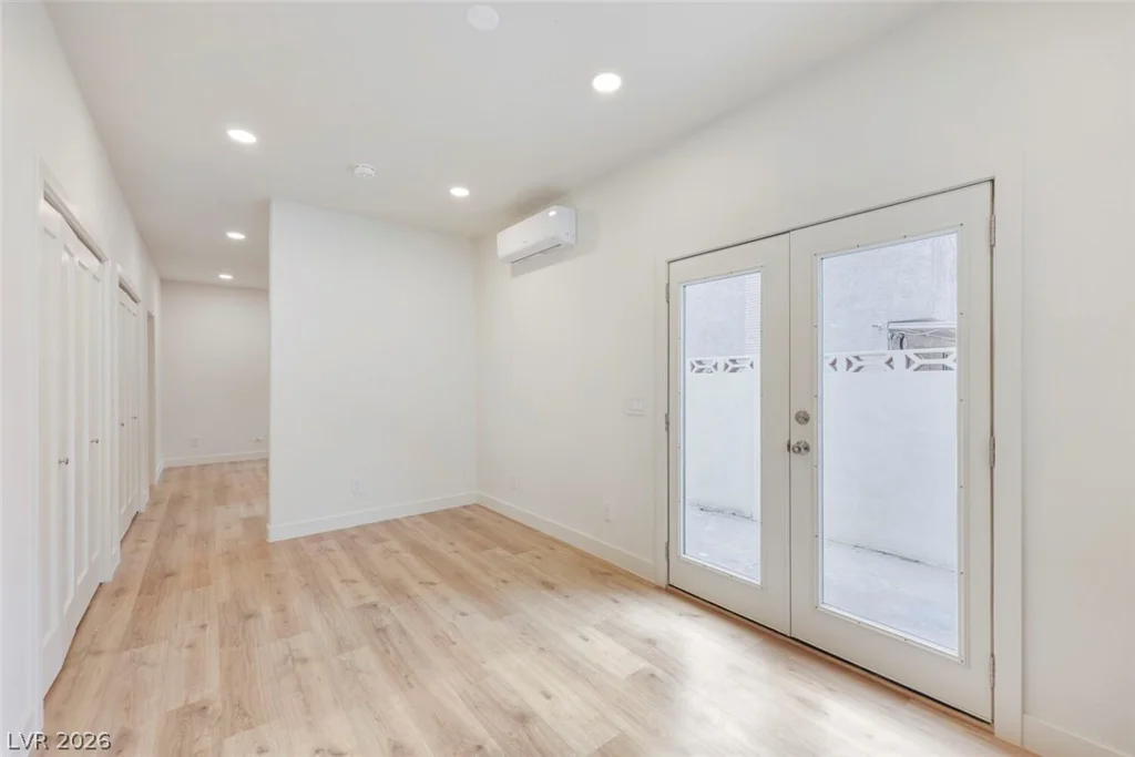 3155 Mountain Spring, Las Vegas, NV 89146