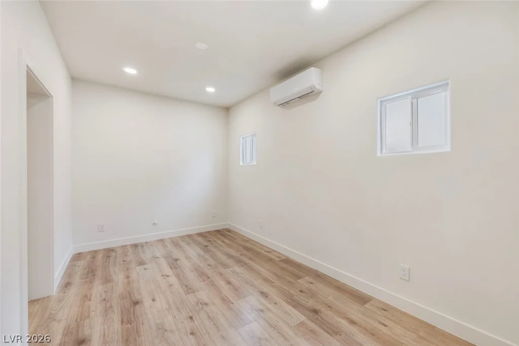 3155 Mountain Spring, Las Vegas, NV 89146