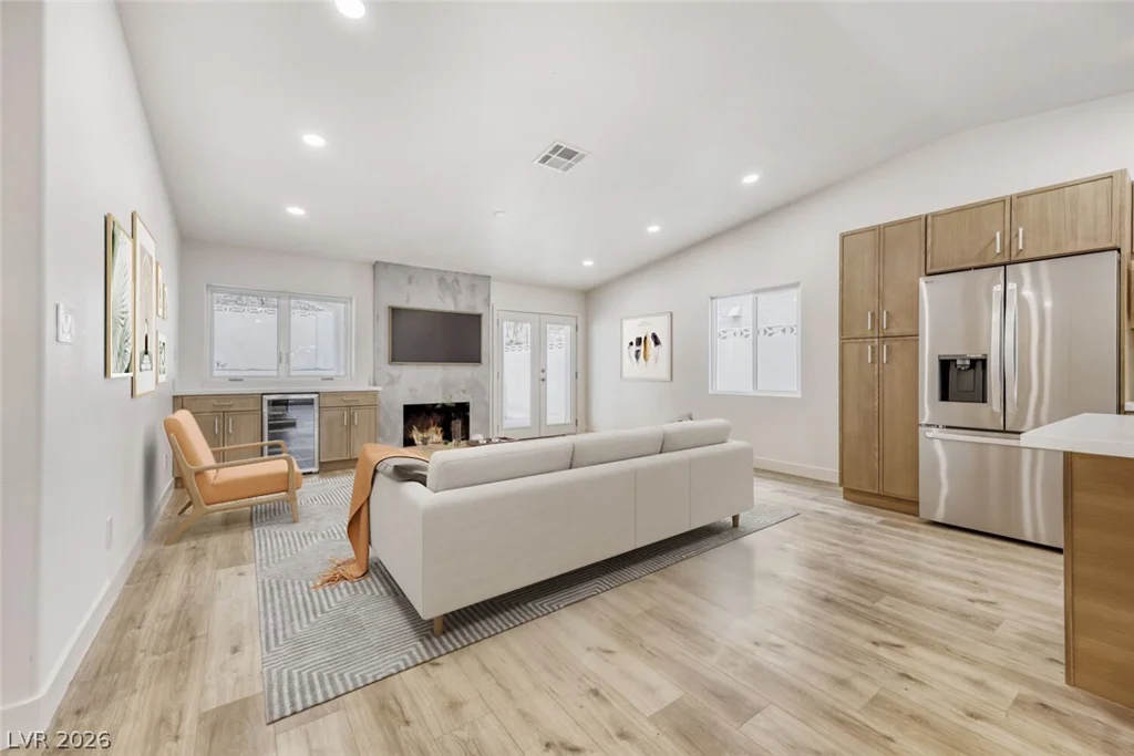3155 Mountain Spring, Las Vegas, NV 89146