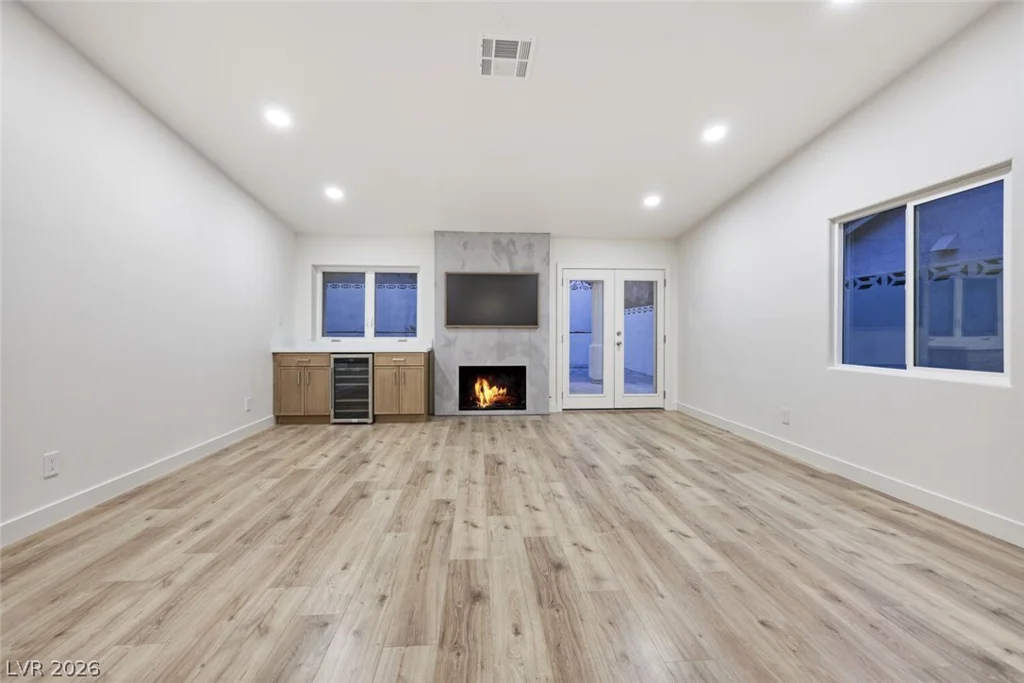 3155 Mountain Spring, Las Vegas, NV 89146