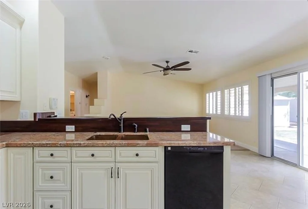 1073 Featherwood, Henderson, NV 89015