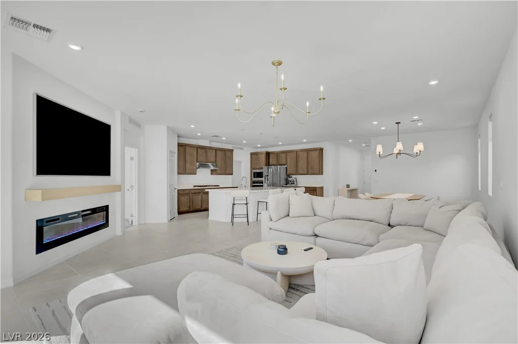 7769 Vibrant Peak, Las Vegas, NV 89113
