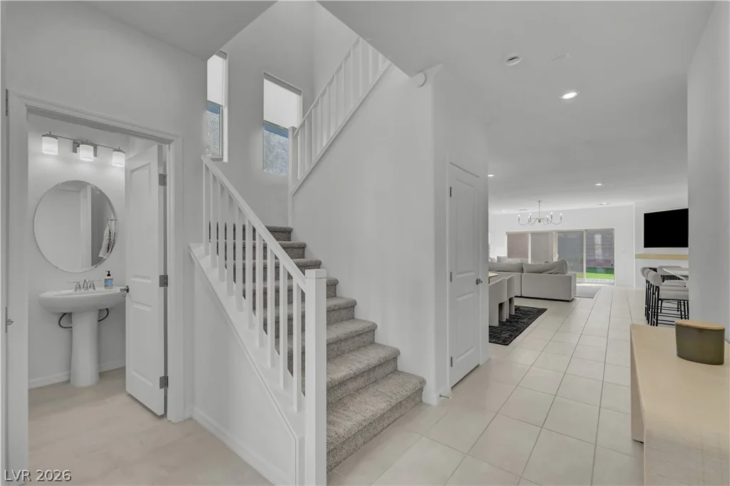7769 Vibrant Peak, Las Vegas, NV 89113