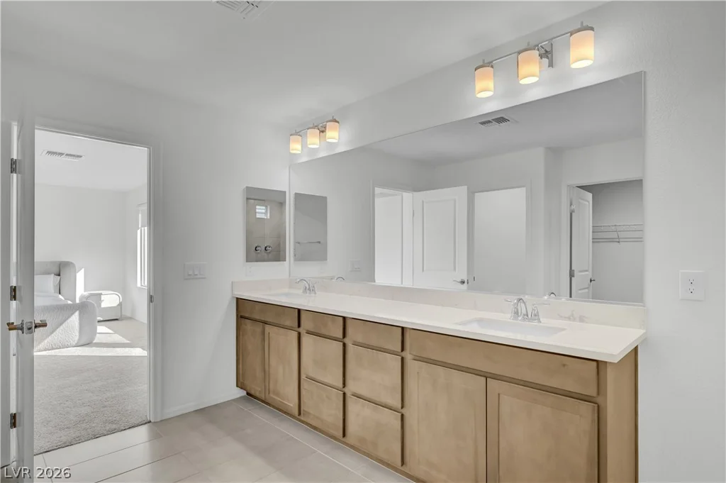 7769 Vibrant Peak, Las Vegas, NV 89113